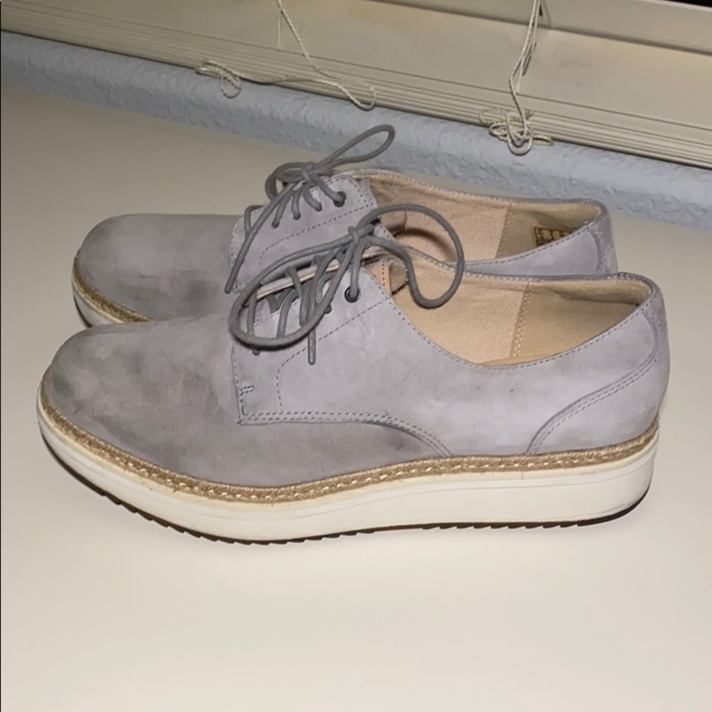 Clarks - Picture 2 of 4